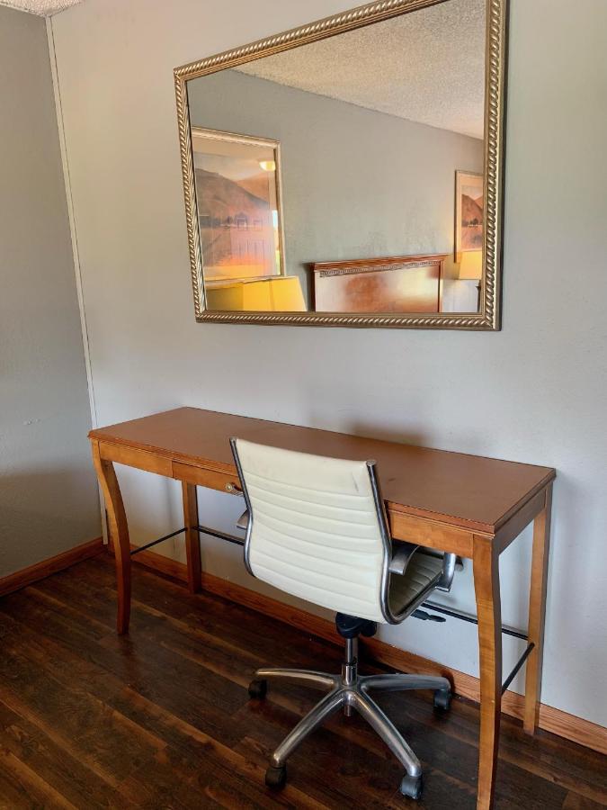 Hiway Inn Express Elk City Εξωτερικό φωτογραφία